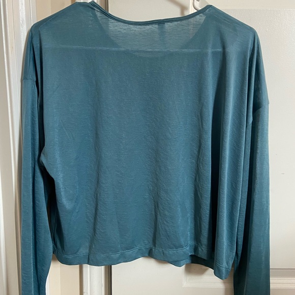 Athleta Workout Top - Large - Picture 4 of 5